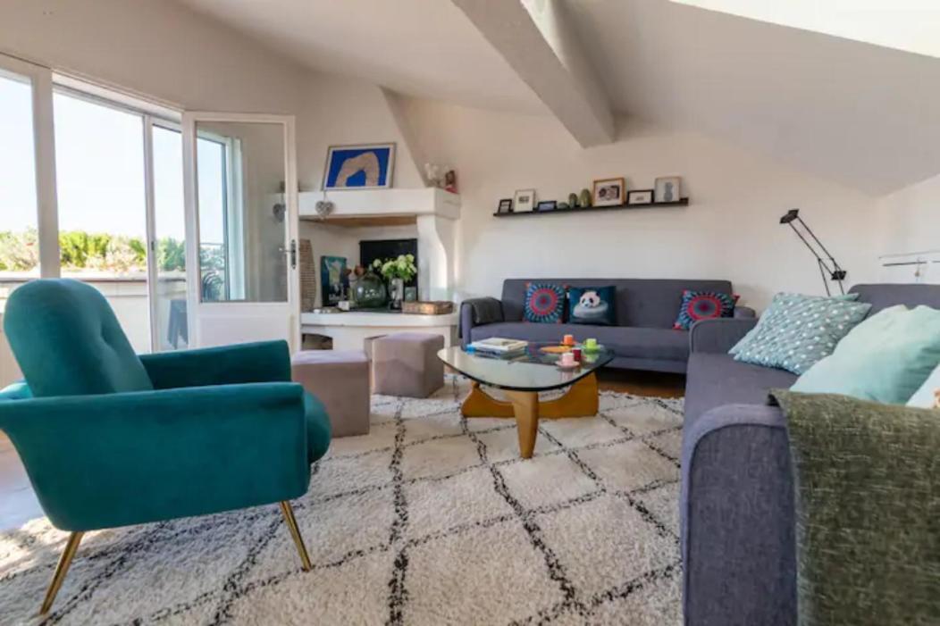 MAGNIFIQUE APPARTEMENT DE CHARME AVEC VUE SUR LE PALAIS DES PAPES À AVIGNON WiFI GRATUIT Esterno foto